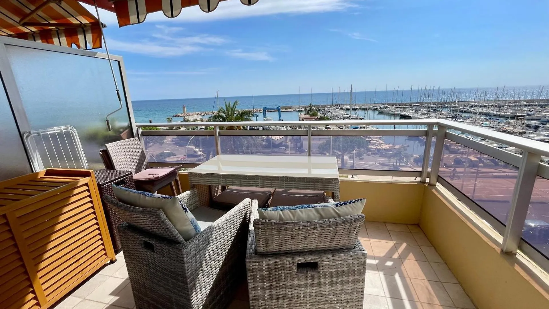 Superbe Appartement En Bord De Mer, Pres Du Centre Et Des Plages Menton Frankreich